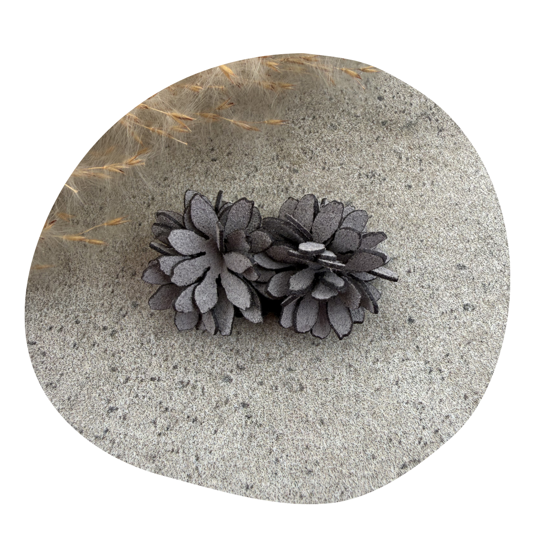 Leren bloem grijs
