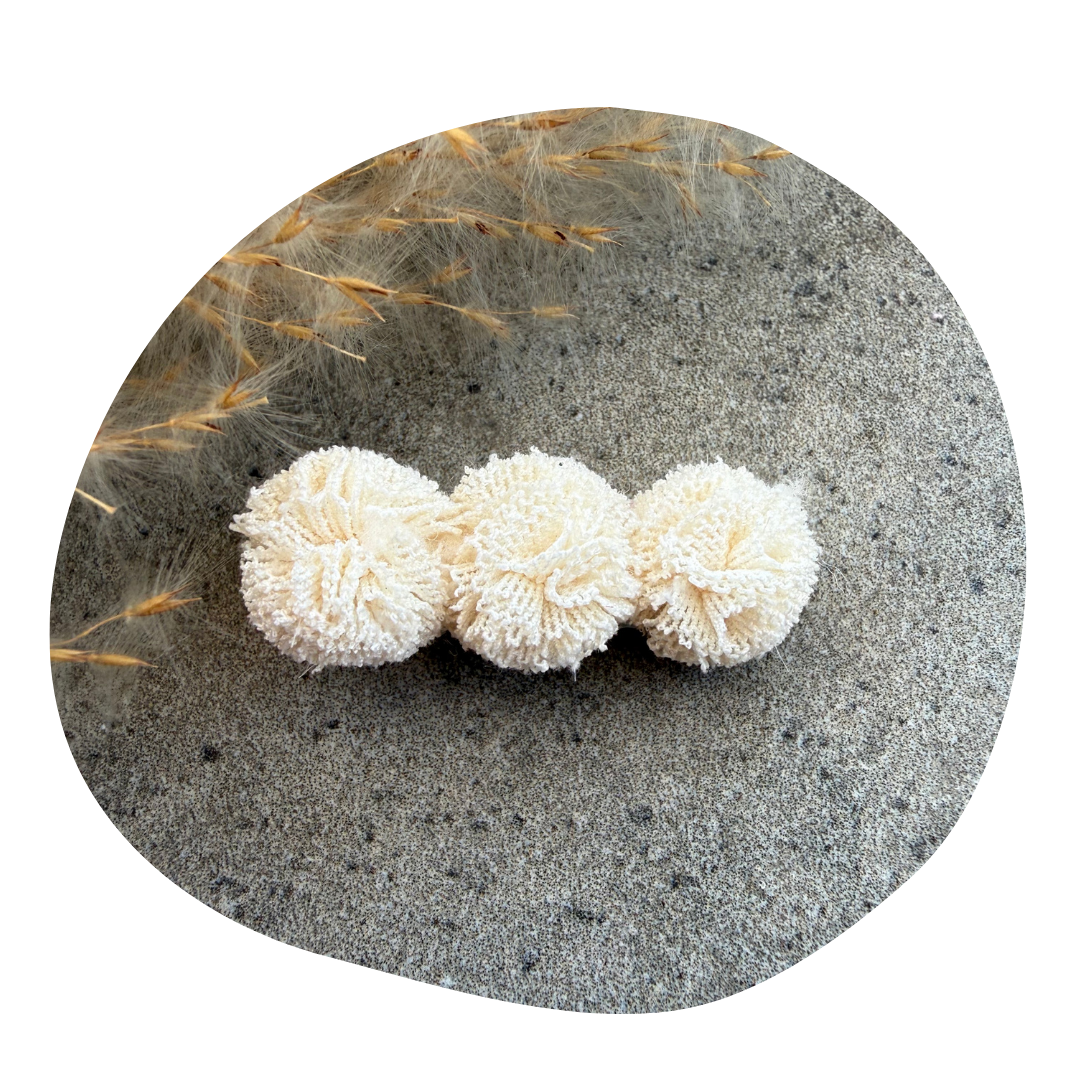 Pompom creme (2 stuks) - Image 2